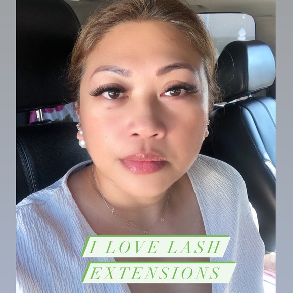 Welcome to my closet, Poshmark Ambassador/Stylist - Picture 14 of 16